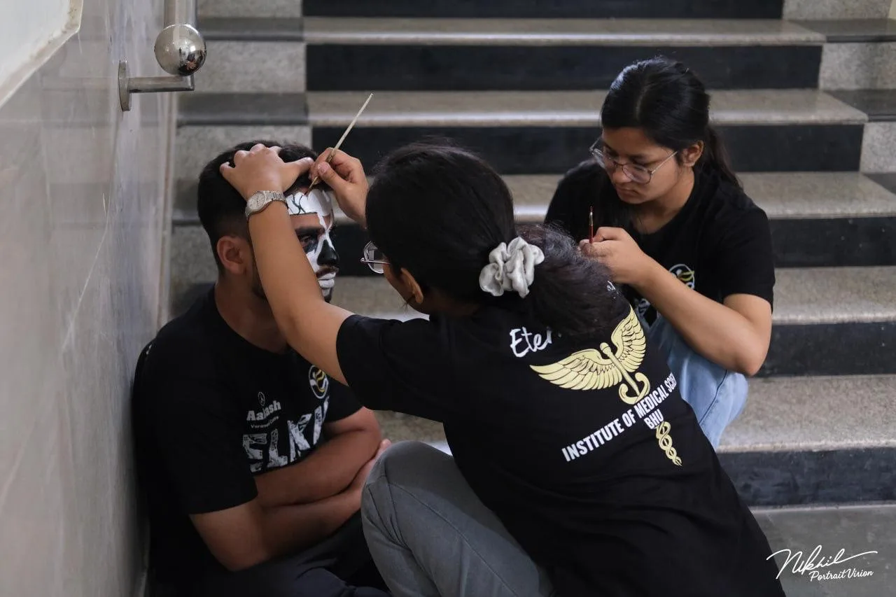 IMS BHU Elixir 2025 students in custom printed 300 GSM pullover hoodies during fest week